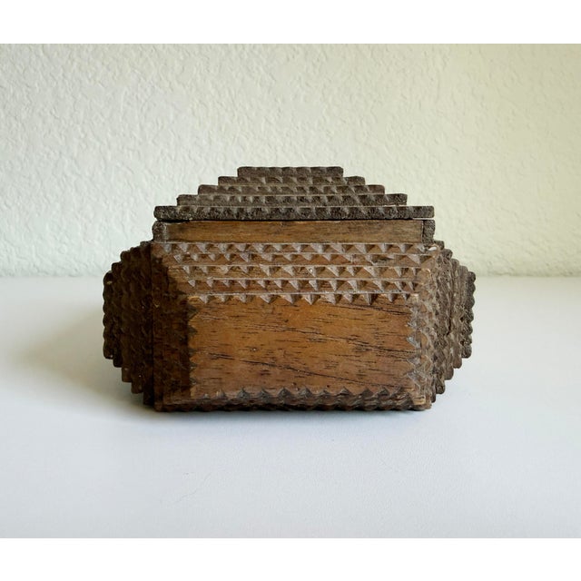 Antique American Tramp Art Chip Carved Box, Early 20th Century For Sale - Image 4 of 12