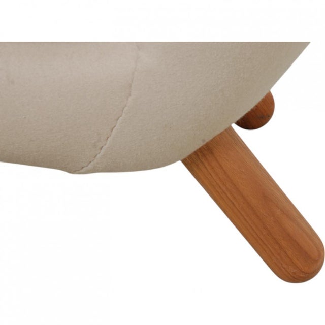 Pelikan Chair in Beige Fabric by Finn Juhl For Sale - Image 11 of 13