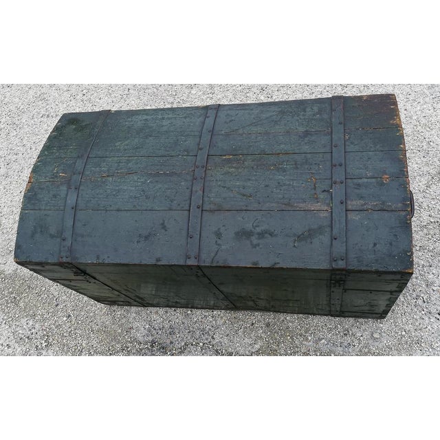 Travel Trunk in Green Varnished Wood, 1900s For Sale - Image 15 of 18
