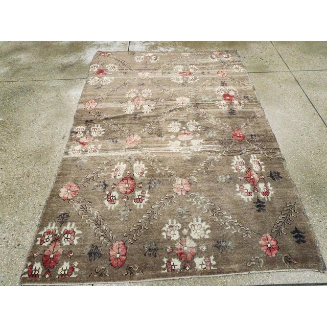Galerie Shabab Collection Mid-20th Century Turkish Rug For Sale - Image 4 of 7