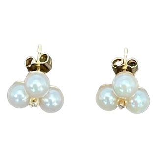 Tripod Pearl Stud Earring With Tiny Diamond in 14 Karat Yellow Gold For Sale