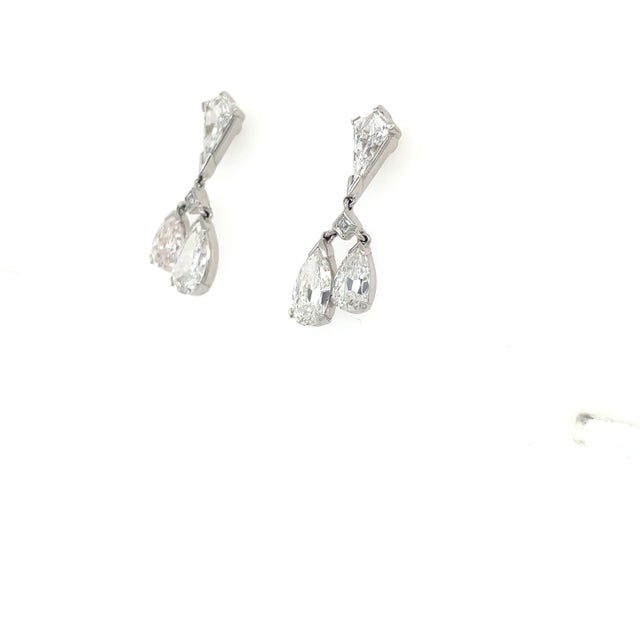 Modern Vintage 5.50 Carat Diamond Drop Earrings, Platinum, Pair For Sale - Image 3 of 4