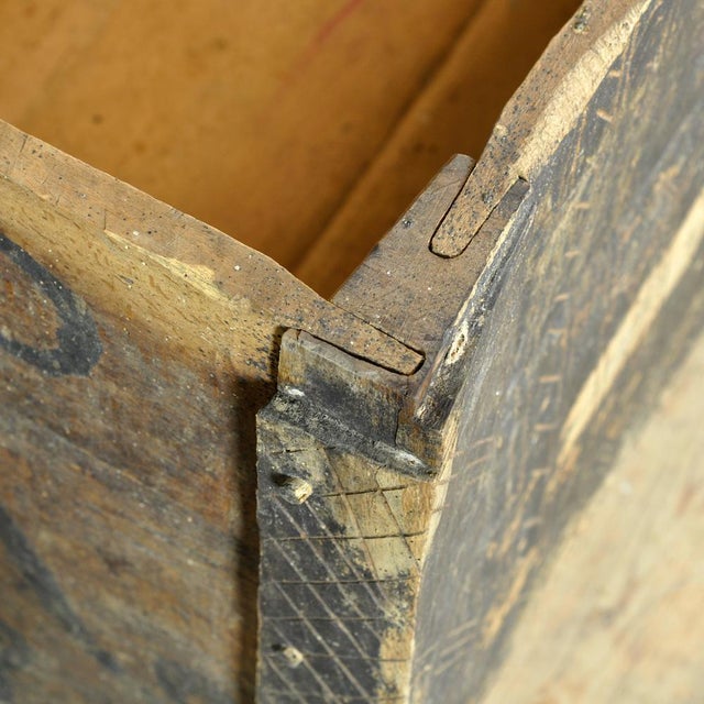 Brown Antique Shepherd's Chest, 1820s For Sale - Image 8 of 18