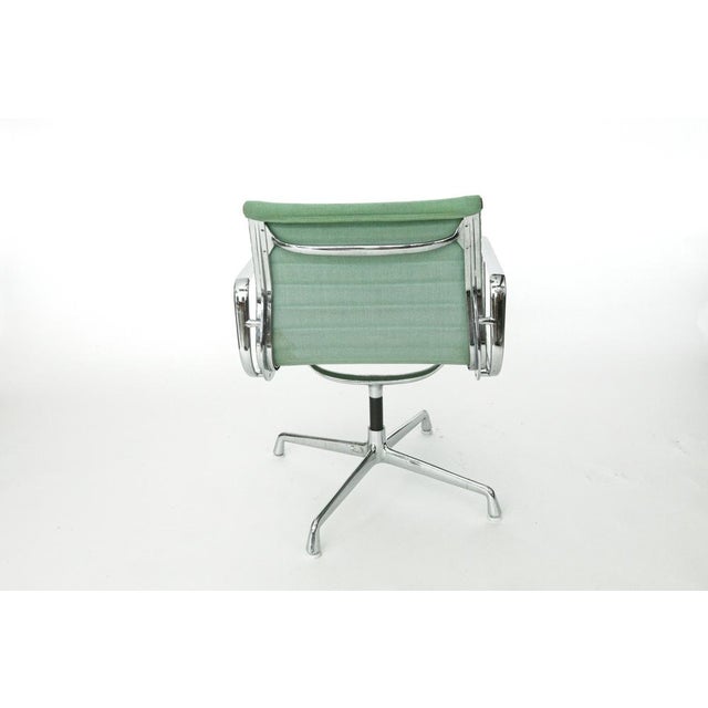 1970s EA 108 Swivel Dining Chair with Aluminium Frame by Charles and Ray Eames for Herman Miller / Vitra, 1970s For Sale - Image 5 of 18