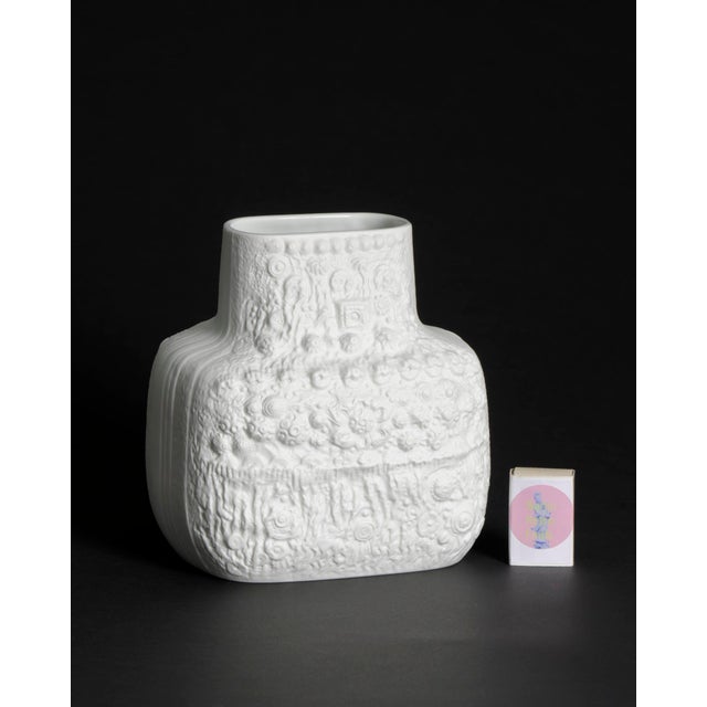 Bisque Porcelain Azu Vase by Martin Freyer for Rosenthal, 1970s For Sale - Image 10 of 11