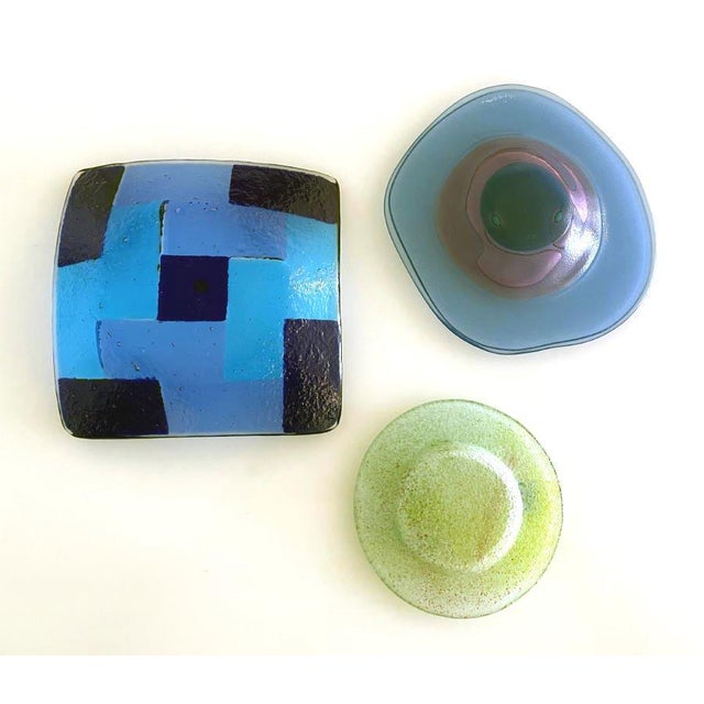 Mid-Century Modern 1970s Set of Three Studio Fused Glass Dishes Higgins M For Sale - Image 3 of 5