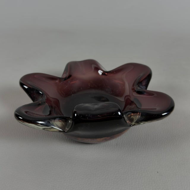 A precious and very rare piece, perfect for enhancing contemporary spaces with the unmistakable elegance and plasticity of...