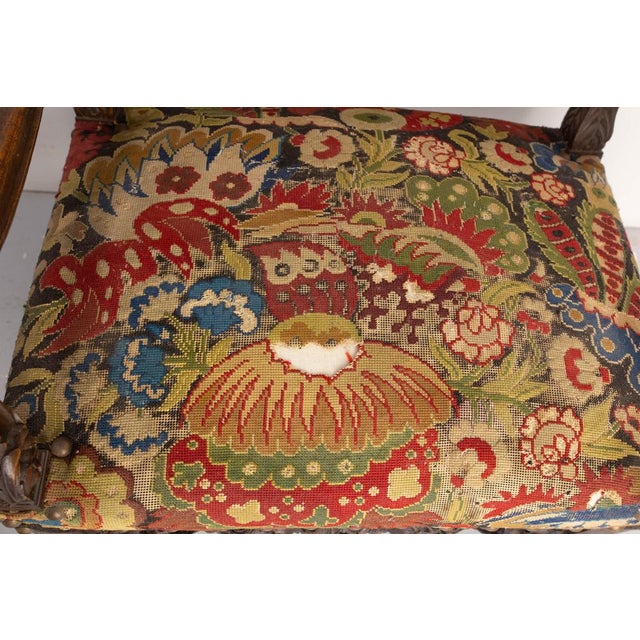 English Victorian Walnut Armchair with Lion Paws Feet, Late 19th Century For Sale - Image 11 of 15