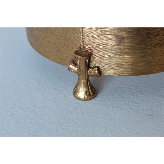 Metal Stylebuilt New York Style Vintage Hollywood Regency Gold Finish Wastebasket Bamboo Theme For Sale - Image 7 of 15