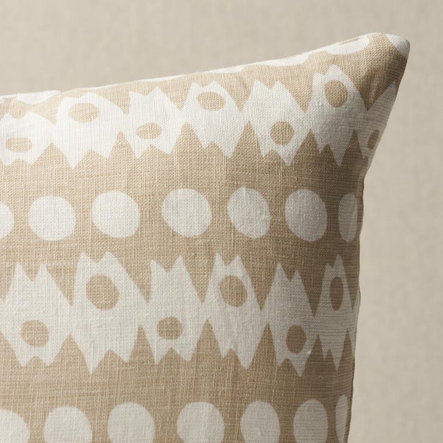 This pillow features Trickledown by Drusus Tabor for Schumacher with a knife edge finish. Created in collaboration with...