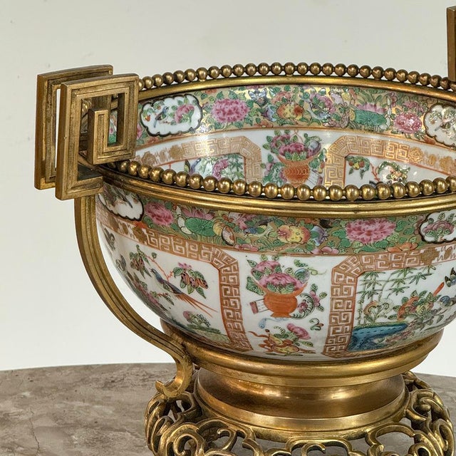 19th Century Chinese Rose Medallion Porcelain Centerpiece With French Bronze Mounts For Sale In Dallas - Image 6 of 18