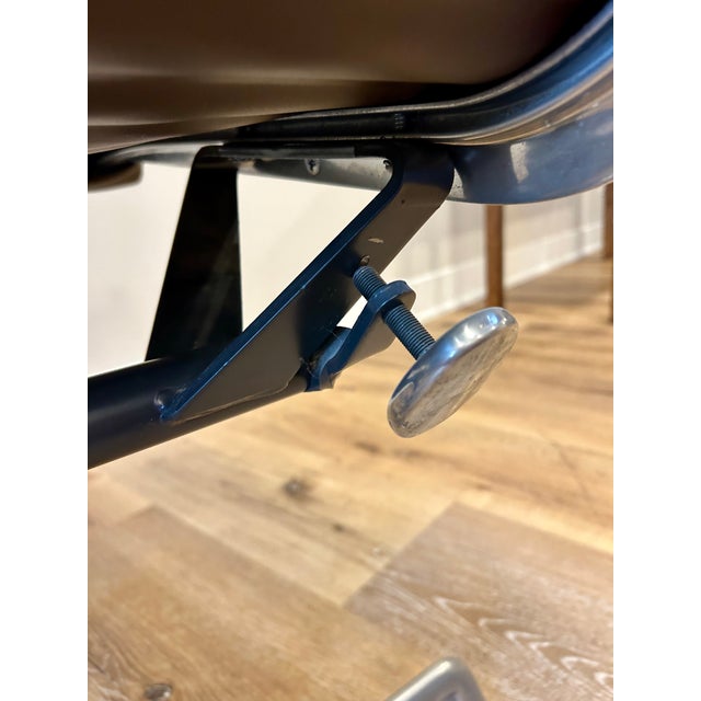 Vintage Aluminum Group Brown Task Chair by Eames for Herman Miller For Sale - Image 9 of 12