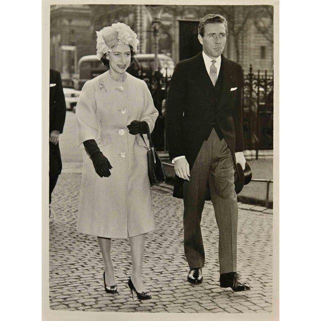 Princess Margaret and her husband is a vintage photograph realized in 1962. Good conditions. Photograph by BIPPA London.