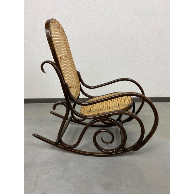 Thonet Small No. 10 Children's Rocking Chair attributed to Thonet, 1930s For Sale - Image 4 of 14