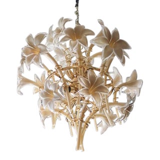 1970s Murano Glass Lilies Chandelier - Italy Tag - Gilt Brass - Sputnik Frame For Sale