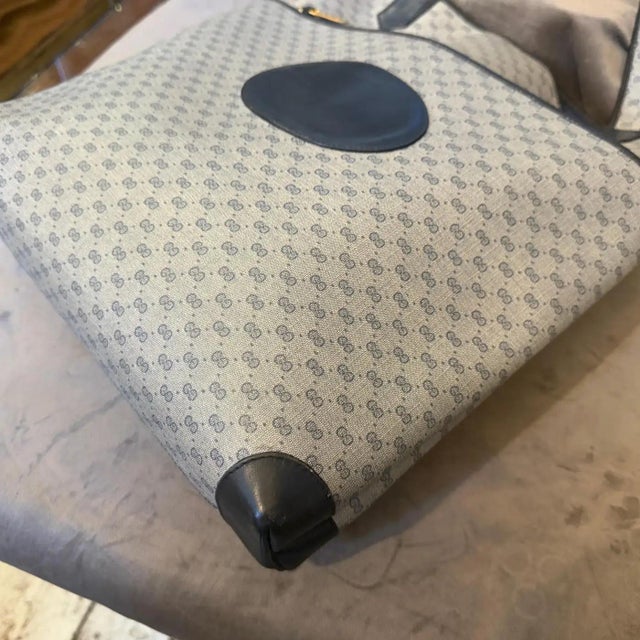 Contemporary 20th Century Gucci Navy Leather and Microguccissima Monogram Canvas Tote Bag For Sale - Image 3 of 18