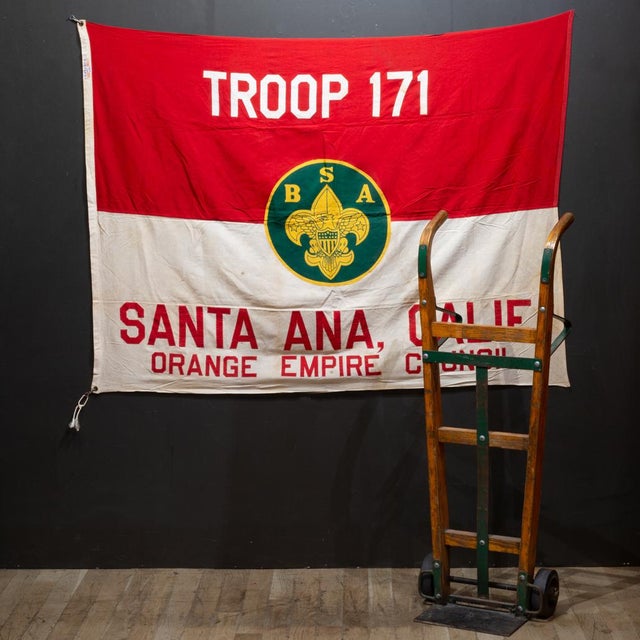 ABOUT An authentic, vintage Boy Scouts of America (BSA) official troop flag. This flag belonged to Troop 171 based out of...