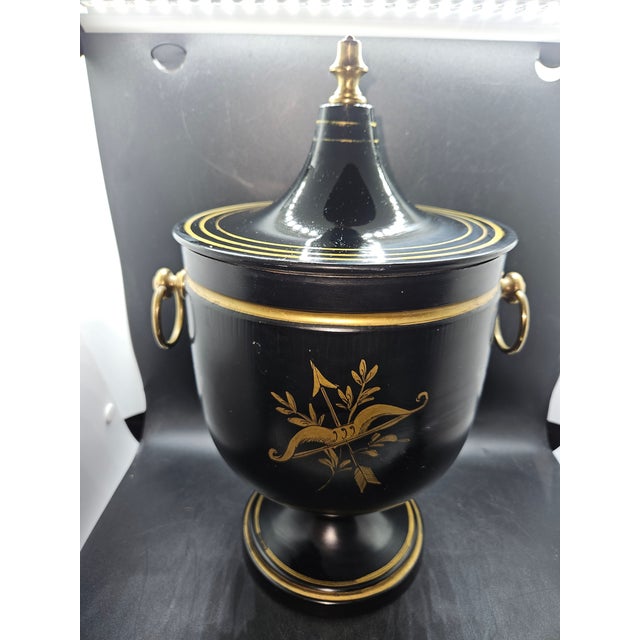 Vintage Mid-Century Neoclassical Italian Tole Black and Gold Lidded Urn Ice Bucket For Sale - Image 4 of 8
