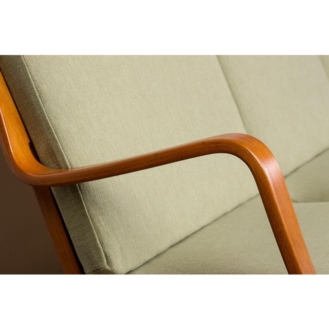 Fritz Hansen Danish 2-Seater Sofa in Laminated Beech and Mahogany Model AX by Peter Hvidt and Orla Molgaard-Nielsen for Fritz Hansen, 1960s For Sale - Image 4 of 10