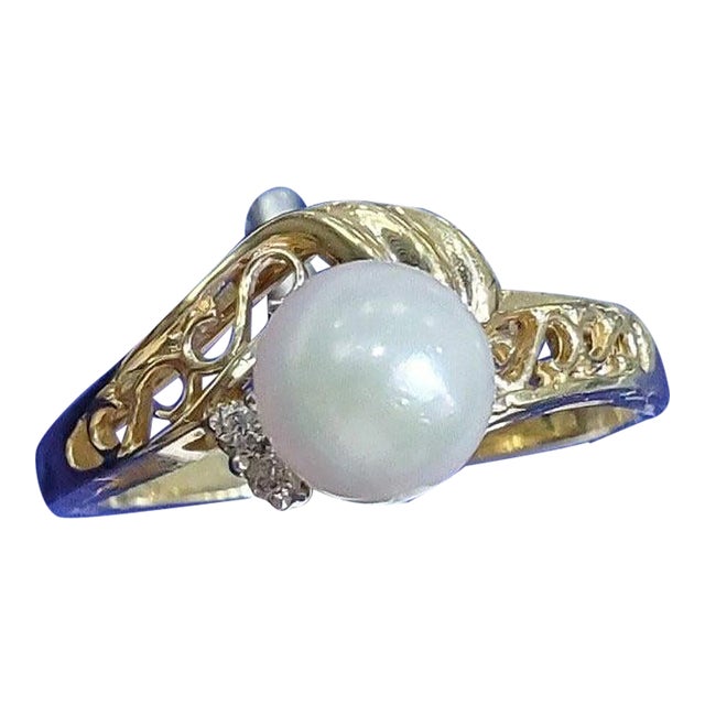 Solitaire Pearl Diamond Ring 14k Yellow Gold, Size 4 For Sale