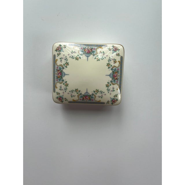 English Royal Doulton Juliet Trinket Box Made in England For Sale - Image 3 of 7