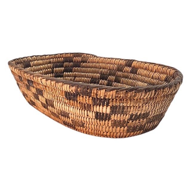 Tohono O’odham Papago Oval Coiled Basket Tray With Coyote Track Motif 8" For Sale - Image 4 of 10