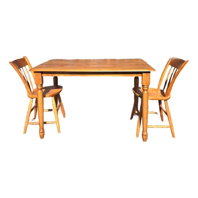 Late 20th Century Solid Wood Traditional Nichols and Stone Wooden Chairs and Amesbury Chair Dining Table For Sale