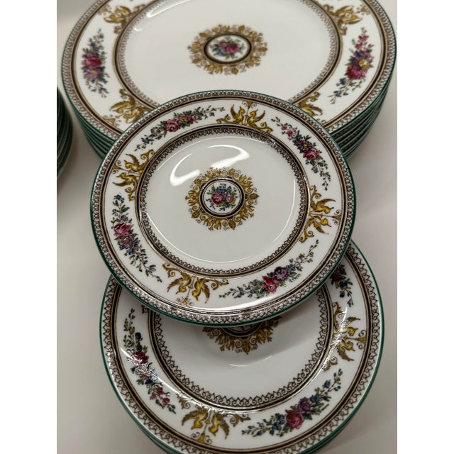 Ceramic 1988 Wedgewood Porcelain Hand-Painted W595 "Columbia" Plates - Lot of 32 Pieces For Sale - Image 7 of 10