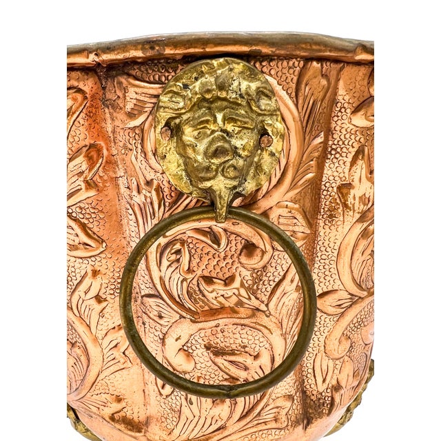 Maitland - Smith Vintage Embossed Copper Planter / Cachepot With Lion Head Ring Handles & Paw Feet - English / French Country / Rustic European For Sale - Image 4 of 13
