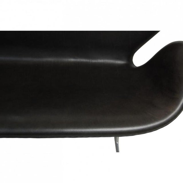 Swan Sofa in Black Grace Leather by Arne Jacobsen, 2019 For Sale - Image 11 of 18