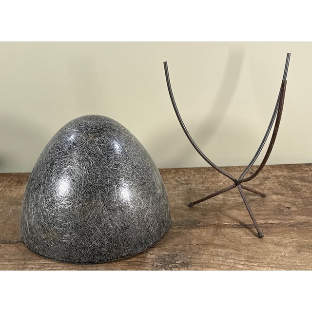 Metal Mid Century Modern Kimball Fiberglass and Iron Bullet Planter on Tripod Stand For Sale - Image 7 of 8