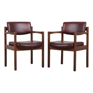 Pair of Jens Risom Mid Century Modern Walnut Armchairs For Sale