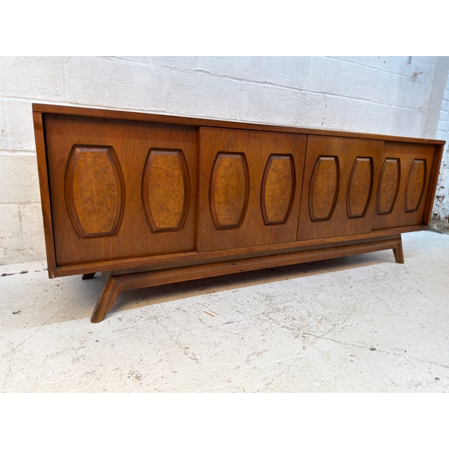 Mid-Century Modern Mid-Century Walnut Credenza With Burl Inlays by Young Manufacturing For Sale - Image 3 of 16