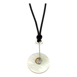 Chopard Happy Diamond Mother Of Pearl Floral Circle 18k Two Tone Pendant For Sale