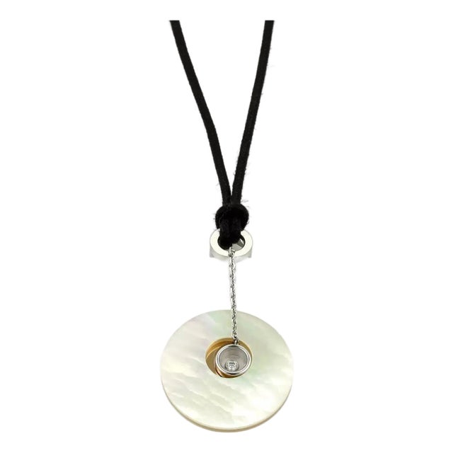Chopard Happy Diamond Mother Of Pearl Floral Circle 18k Two Tone Pendant For Sale