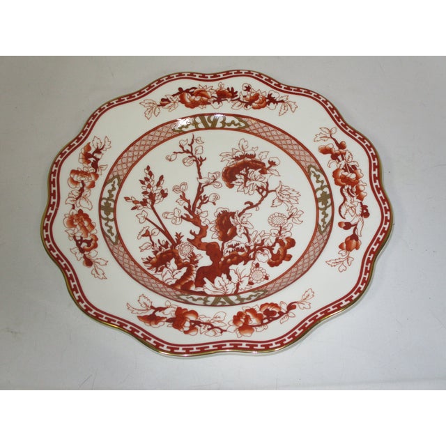 Chinoiserie 1970s Coalport "Indian Tree Coral" Scalloped Dinner Plate For Sale - Image 3 of 6