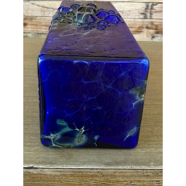 Mid-20th Century Murano Cobalt Blue Art Glass Vase With Bullicante and Abstract Inclusions For Sale In Naples, FL - Image 6 of 10