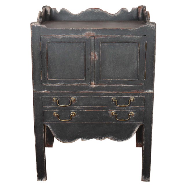 18th Century English Bedside Cabinet For Sale