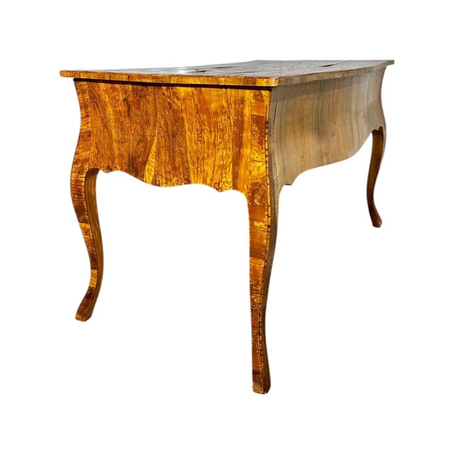 French Louis Xv- Style Patchwork Burlwood Desk by Michael Taylor, 1970 For Sale In Chicago - Image 6 of 10