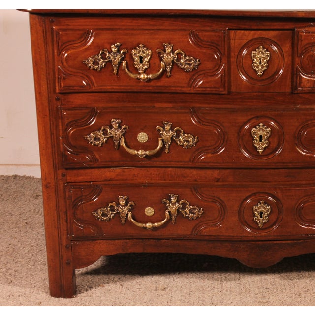Parisian Regency Walnut Chest of Drawers, 1700s For Sale - Image 3 of 12
