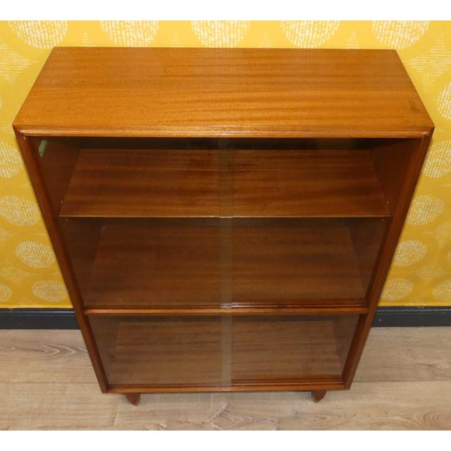 Robert Heritage Vintage Display Cabinet in Walnut, 1960s For Sale - Image 4 of 13