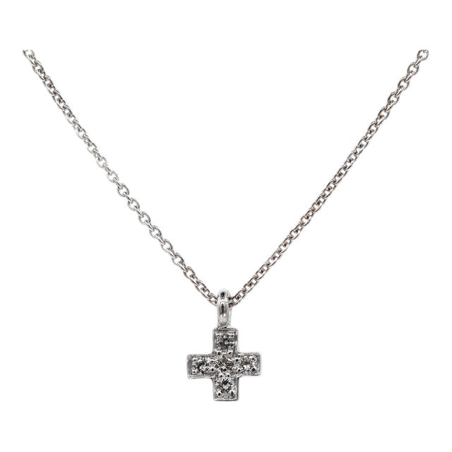 18k(750) White Gold Natural Diamond Cross Pendant Necklace With Chain For Sale