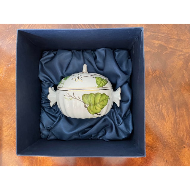 I. Godinger & Co. Jardin Tureen With Plate in Original Box The beautiful I. Godinger & Co. tureen with Plate features...