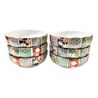 Vintage Arita Imari Porcelain Rice Bowls – Hand Painted Japanese Floral Vase Panel Design, Scalloped Rim - Set of 6 For Sale