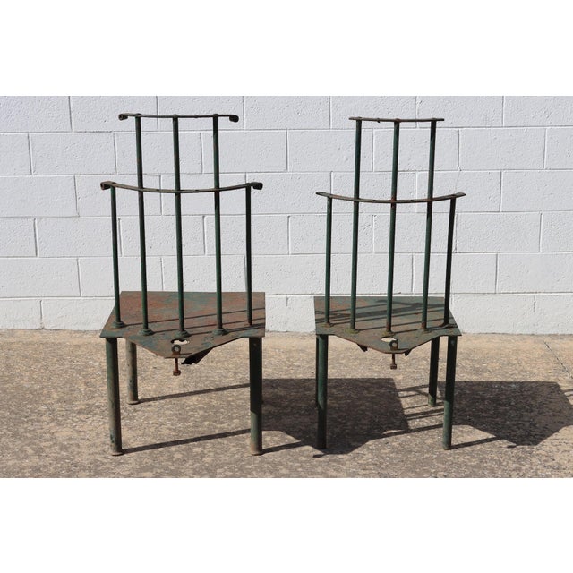 1980s Matched Pair of French Postmodern Green-Painted Metal "Windsor" Chairs For Sale In Tulsa - Image 6 of 11