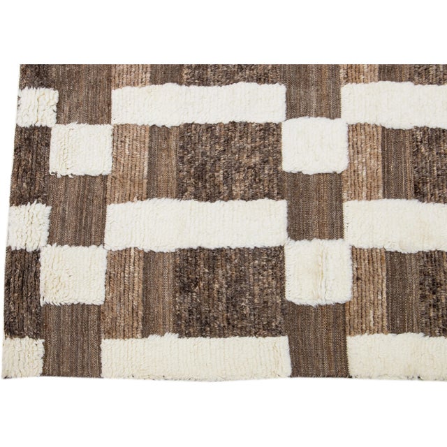 2020s Modern Moroccan Style Wool Rug With Seamless Abstract Design in Brown For Sale - Image 4 of 7