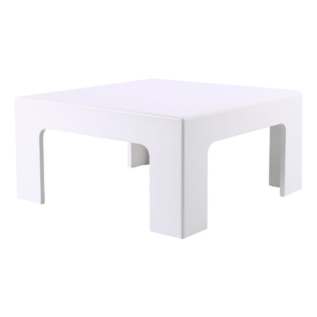 Space Age White Square Coffee Table from Artifort, 1970s For Sale