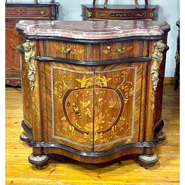 French Louis XV Style Bombe Commode – Floral Marquetry, Marble Top & Gilded Bronze Details For Sale - Image 4 of 4