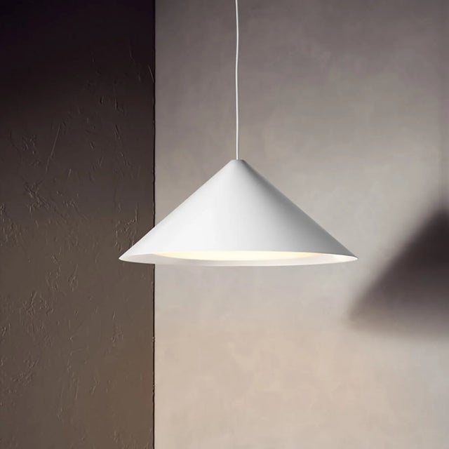 A sleek modern piece that elevates the décor of your spaces, the Keglen LED Pendant from Louis Poulsen uses a simple and...