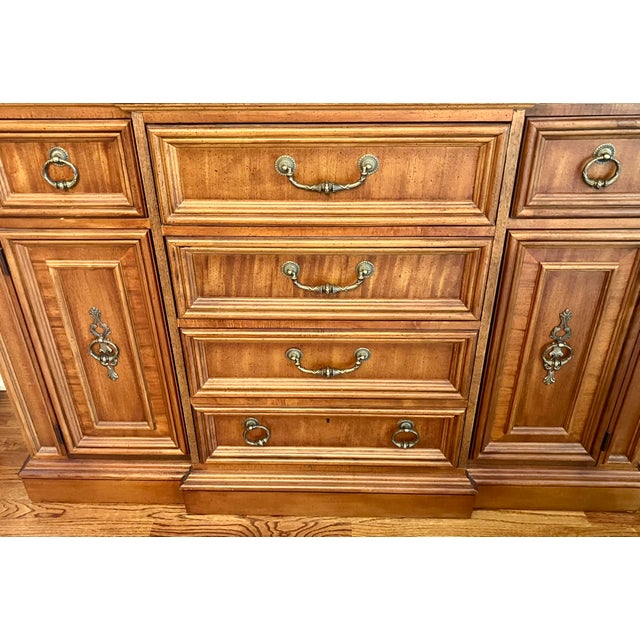 Elegant **Stanley Furniture** server/buffet in good condition. This beautifully crafted piece offers timeless style,...